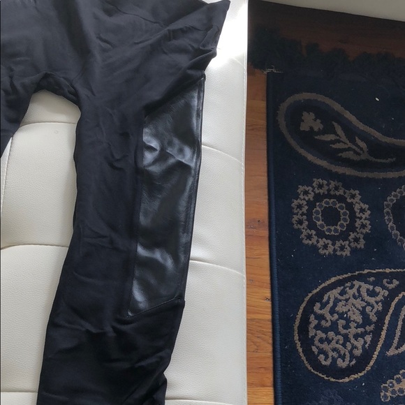 Faux leather legging - Picture 2 of 3